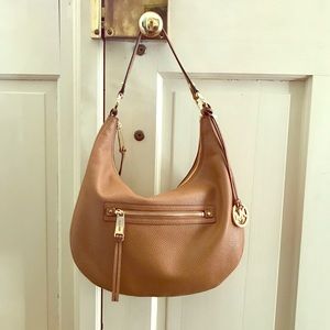 🔥NWOT - Michael Kors Rhea Hobo Bag
